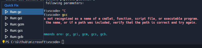 在 pwsh 预览中运行“gcc”将显示 3 个建议，VS Code 将显示为“快速修复”