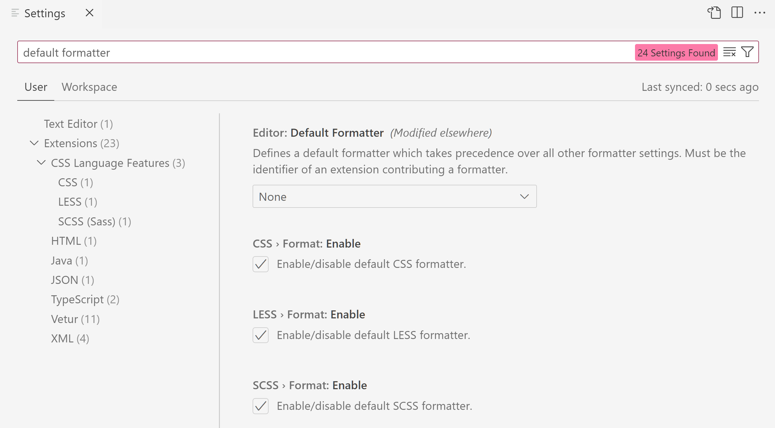 在“设置”编辑器中搜索“默认格式化程序”会导致 editor.defaultFormatter 设置出现在顶部。